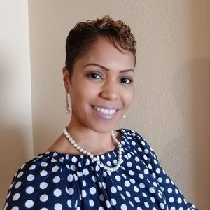 Meet your Posher, Yvette